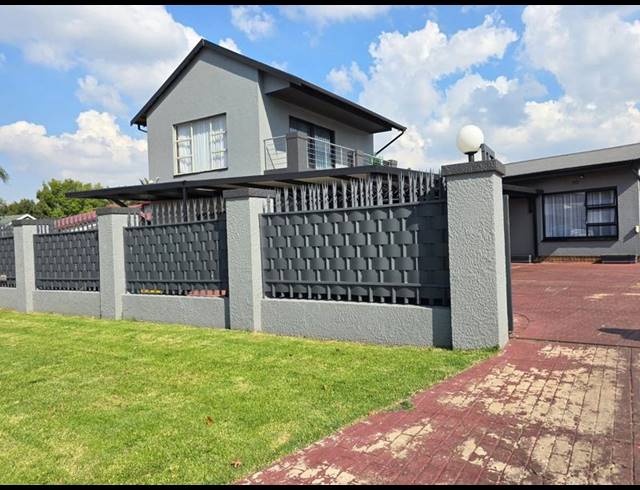 5 BEDROOM HOUSE FOR SALE IN RACEVIEW